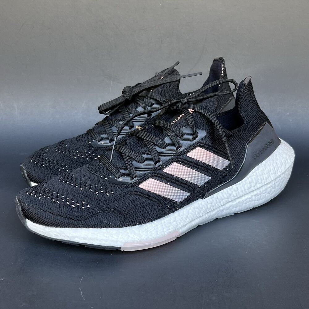 Adidas Women's Ultraboost 22 Heat Ready Running Shoes 10 US Size NWB